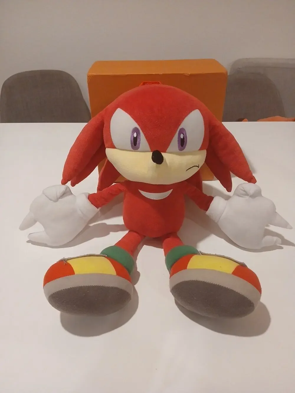 Sonic the Hedgehog Knuckles Plush 16